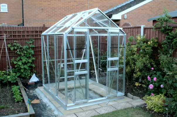 Erecting-a-greenhouse