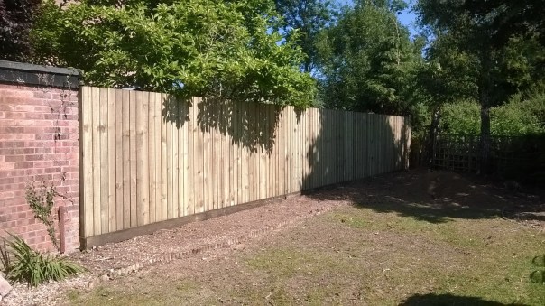 Fencing contractor