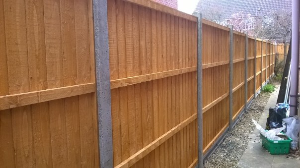 Fencing contractor